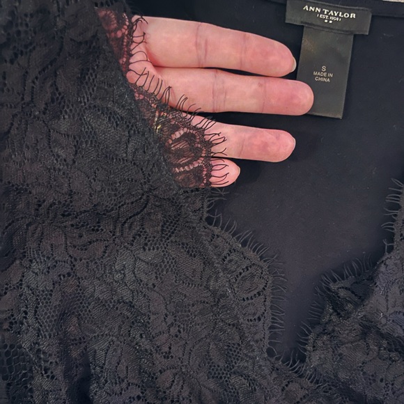 Ann Taylor Lace Top - Picture 4 of 4